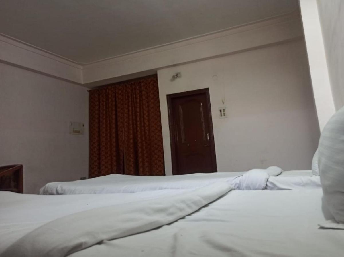 Oyo 80830 Hotel Buddha International Bodh-Gajá Kültér fotó